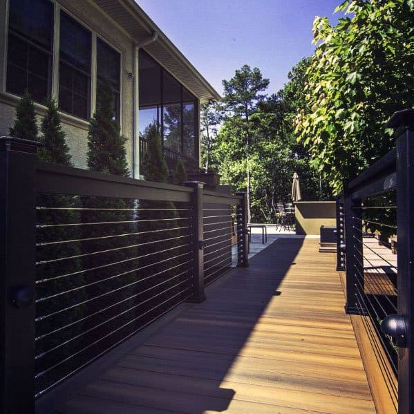 10 Stunning Metal Deck Railing Ideas for a Modern Outdoor Space - Image 1