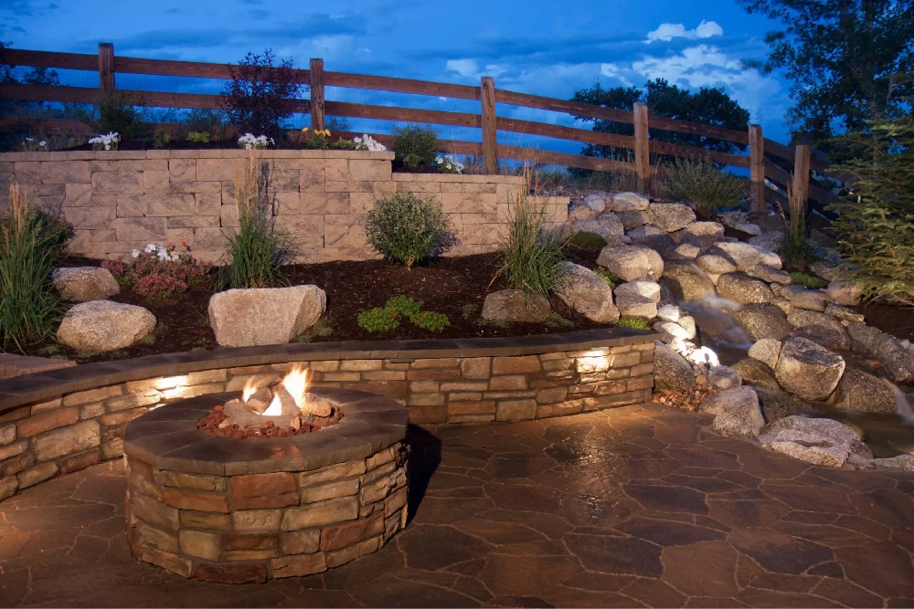 Natural Rock Retaining Wall Ideas: 7 Stunning Designs for Your Landscape - Image 1